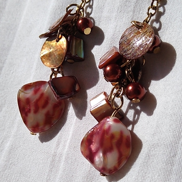 🔴2/$12🔴Macy's Shell & Bead Earrings - Picture 3 of 4